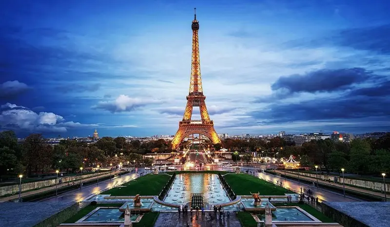 Chi&ecirc;m ngưỡng th&aacute;p Eiffel: Biểu tượng vươn m&igrave;nh nơi Paris hoa lệ 8