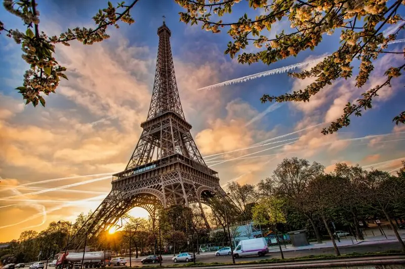 Chi&ecirc;m ngưỡng th&aacute;p Eiffel: Biểu tượng vươn m&igrave;nh nơi Paris hoa lệ 7