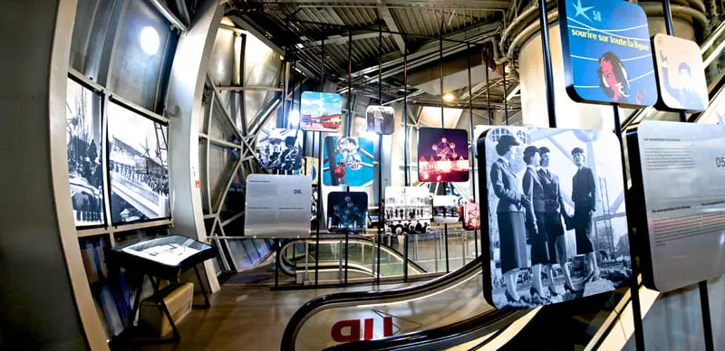 Chinh phục đỉnh cao kiến tr&uacute;c Atomium của thủ đ&ocirc; Brussels 7