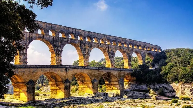 Cho&aacute;ng ngợp di t&iacute;ch ng&agrave;n năm Pont du Gard giữa nước Ph&aacute;p 2