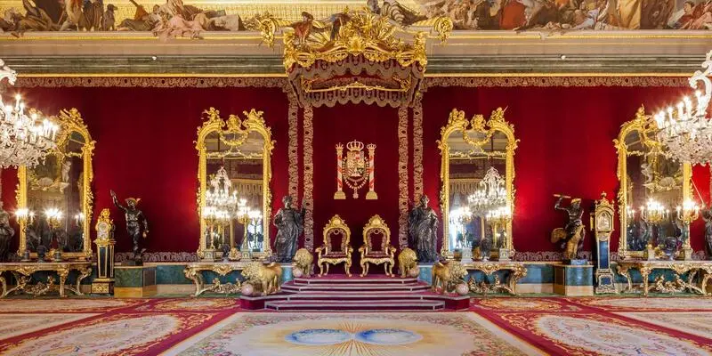 Cung điện Ho&agrave;ng gia T&acirc;y Ban Nha: Di sản của qu&aacute; khứ huy ho&agrave;ng ở Madrid 4