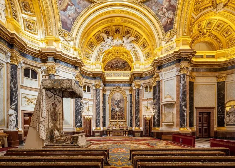 Cung điện Ho&agrave;ng gia T&acirc;y Ban Nha: Di sản của qu&aacute; khứ huy ho&agrave;ng ở Madrid 8