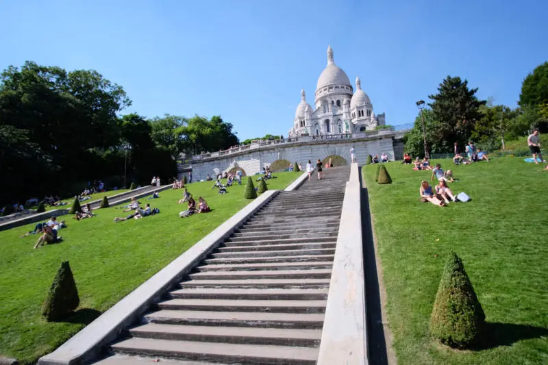 Đắm say trước ngọn đồi Montmartre thơ mộng, l&atilde;ng mạn 11
