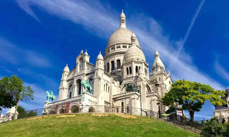 Đắm say trước ngọn đồi Montmartre thơ mộng, l&atilde;ng mạn 8