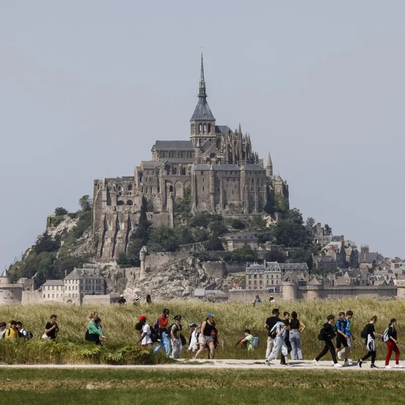 Đảo Mont Saint Michel huyền diệu giữa biển khơi nước Ph&aacute;p 3