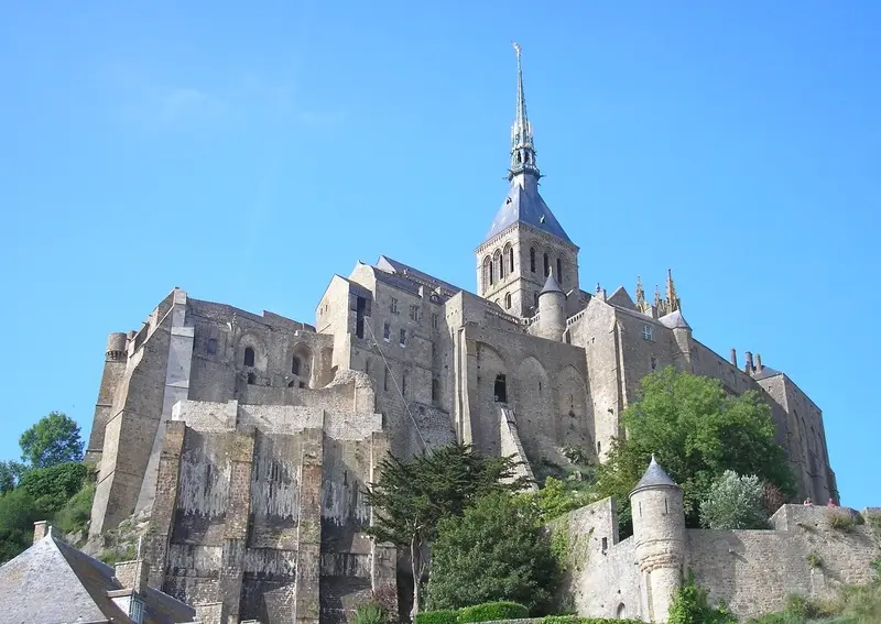 Đảo Mont Saint Michel huyền diệu giữa biển khơi nước Ph&aacute;p 7