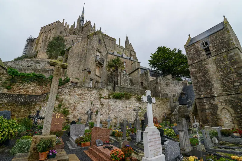 Đảo Mont Saint Michel huyền diệu giữa biển khơi nước Ph&aacute;p 10