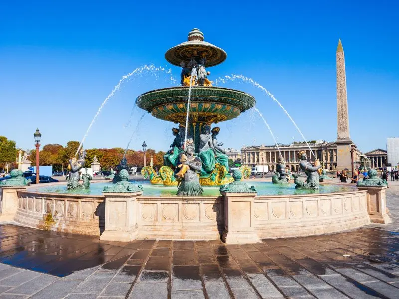 Dạo quanh quảng trường Concorde v&agrave; kh&aacute;m ph&aacute; Paris tr&aacute;ng lệ 7