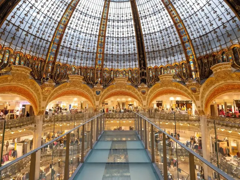 Dạo quanh quảng trường Concorde v&agrave; kh&aacute;m ph&aacute; Paris tr&aacute;ng lệ 11
