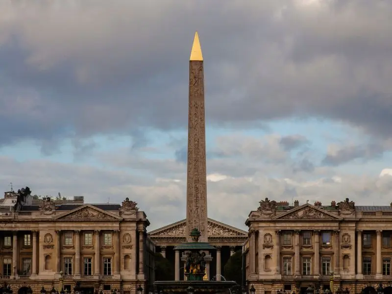 Dạo quanh quảng trường Concorde v&agrave; kh&aacute;m ph&aacute; Paris tr&aacute;ng lệ 6