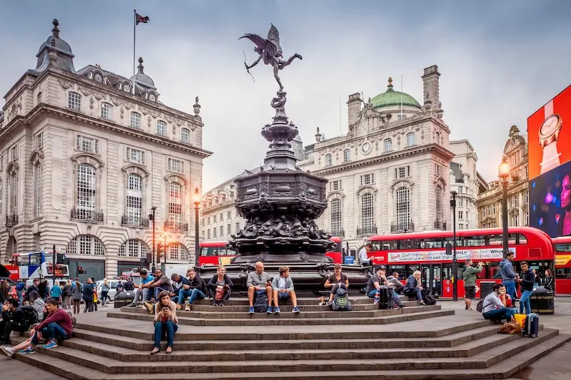 Đến Piccadilly v&agrave; chinh phục c&aacute;c địa điểm hấp dẫn 4