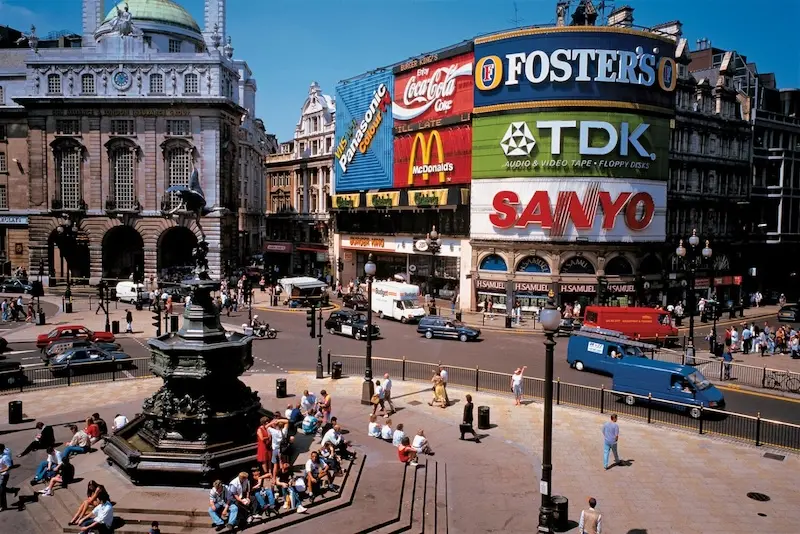 Đến Piccadilly v&agrave; chinh phục c&aacute;c địa điểm hấp dẫn 2