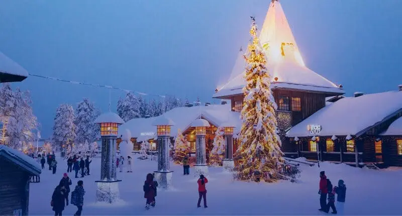 Đ&oacute;n Gi&aacute;ng sinh tại L&agrave;ng &Ocirc;ng gi&agrave; Noel ở Rovaniemi, Phần Lan 3