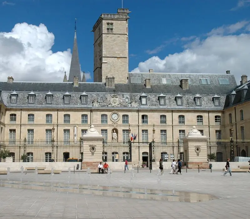 Du lịch Dijon: Kh&aacute;m ph&aacute; vẻ đẹp cổ k&iacute;nh v&agrave; tinh hoa ẩm thực Ph&aacute;p 4