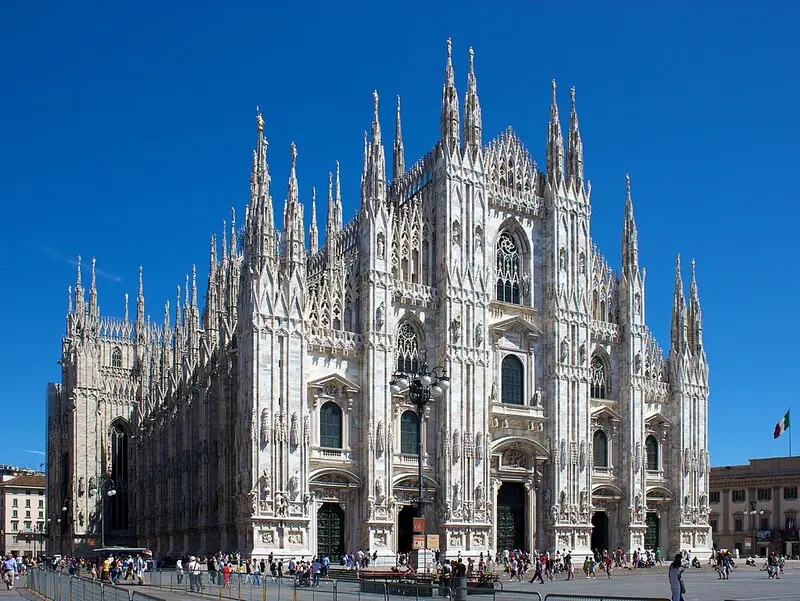 Duomo Di Milano - Th&aacute;nh đường tr&aacute;ng lệ, l&acirc;u đời nhất nước &Yacute; 2
