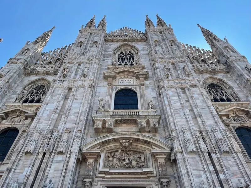 Duomo Di Milano - Th&aacute;nh đường tr&aacute;ng lệ, l&acirc;u đời nhất nước &Yacute; 10
