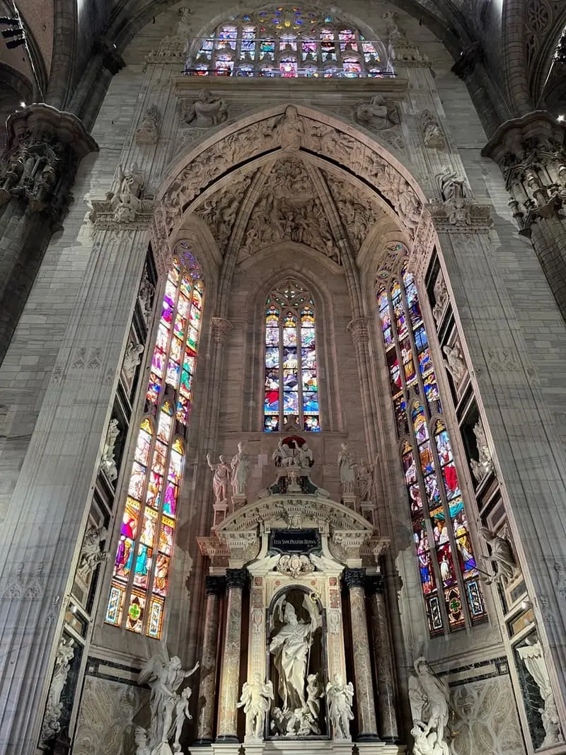Duomo Di Milano - Th&aacute;nh đường tr&aacute;ng lệ, l&acirc;u đời nhất nước &Yacute; 15