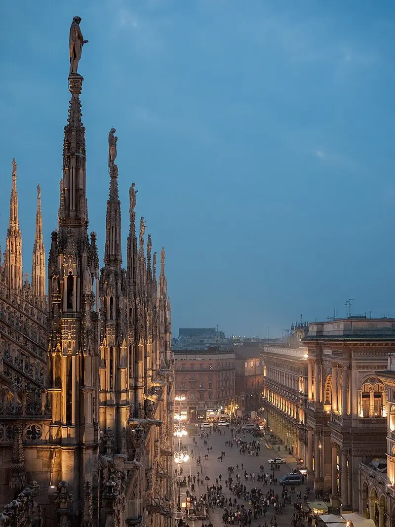Duomo Di Milano - Th&aacute;nh đường tr&aacute;ng lệ, l&acirc;u đời nhất nước &Yacute; 18