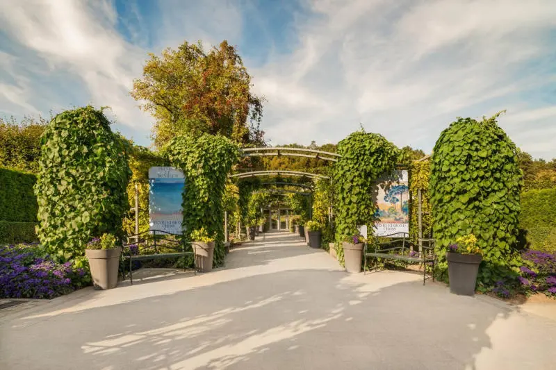 Gh&eacute; Giverny v&agrave; đắm ch&igrave;m trong khu vườn thơ mộng của Monet 9