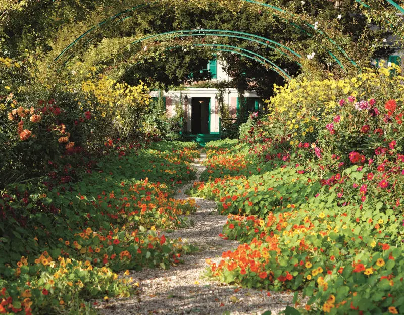 Gh&eacute; Giverny v&agrave; đắm ch&igrave;m trong khu vườn thơ mộng của Monet 5