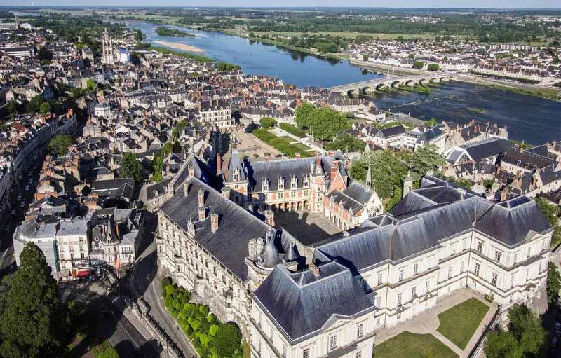 Gh&eacute; thăm l&acirc;u đ&agrave;i Blois tuyệt đẹp của thung lũng s&ocirc;ng Loire 2