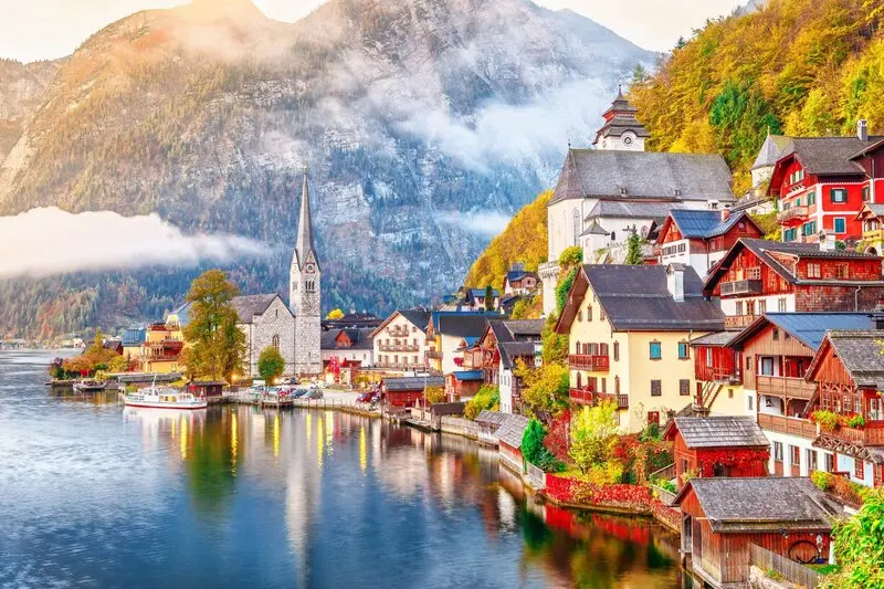 Hallstatt, thị trấn ven hồ đẹp nhất thế giới tại &Aacute;o 2
