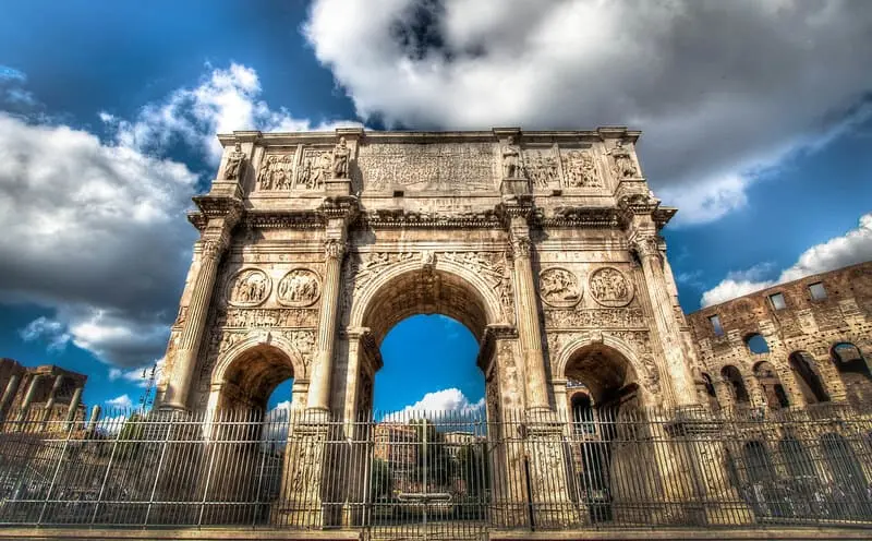 Khải Ho&agrave;n M&ocirc;n Constantinus, tuyệt t&aacute;c kiến tr&uacute;c tại Roma 4
