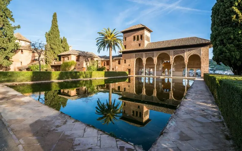 Kh&aacute;m ph&aacute; Alhambra, vi&ecirc;n ngọc qu&yacute; của Granada, T&acirc;y Ban Nha 5