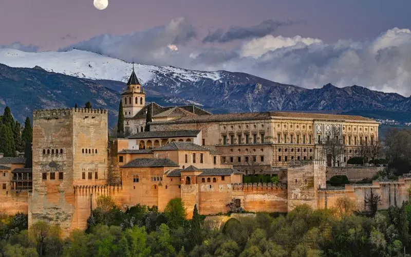 Kh&aacute;m ph&aacute; Alhambra, vi&ecirc;n ngọc qu&yacute; của Granada, T&acirc;y Ban Nha 2
