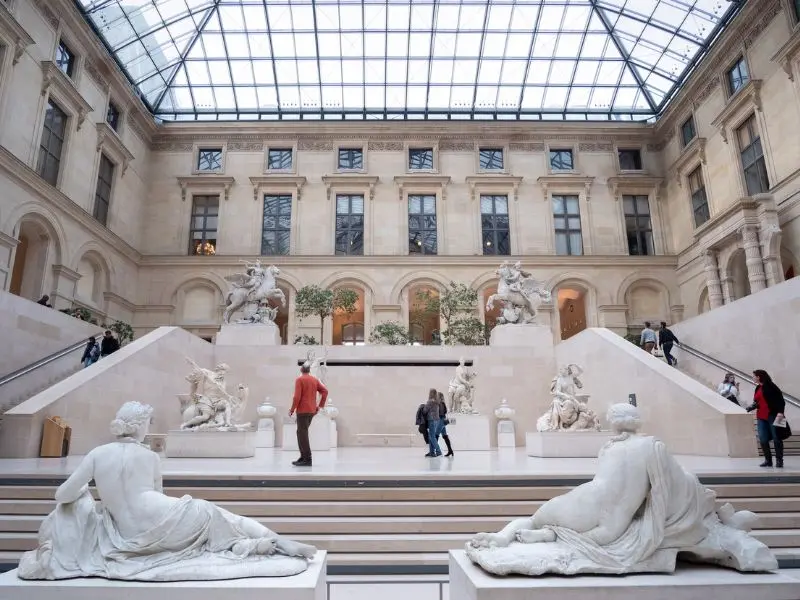 Kh&aacute;m ph&aacute; bảo t&agrave;ng Louvre: Thi&ecirc;n đường nghệ thuật của Paris 10