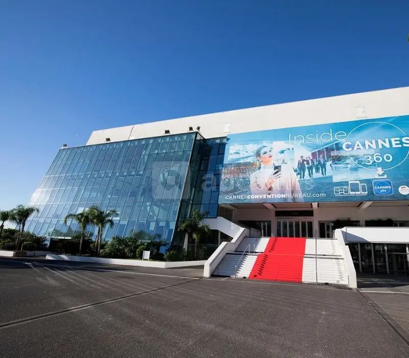 Kh&aacute;m ph&aacute; Cannes: Vi&ecirc;n ngọc s&aacute;ng của Địa Trung Hải 4