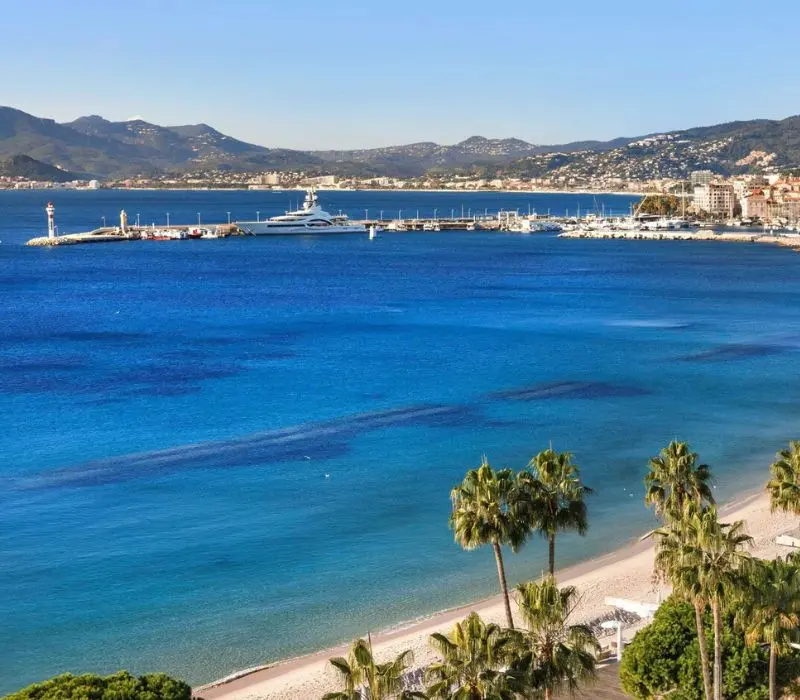 Kh&aacute;m ph&aacute; Cannes: Vi&ecirc;n ngọc s&aacute;ng của Địa Trung Hải 2