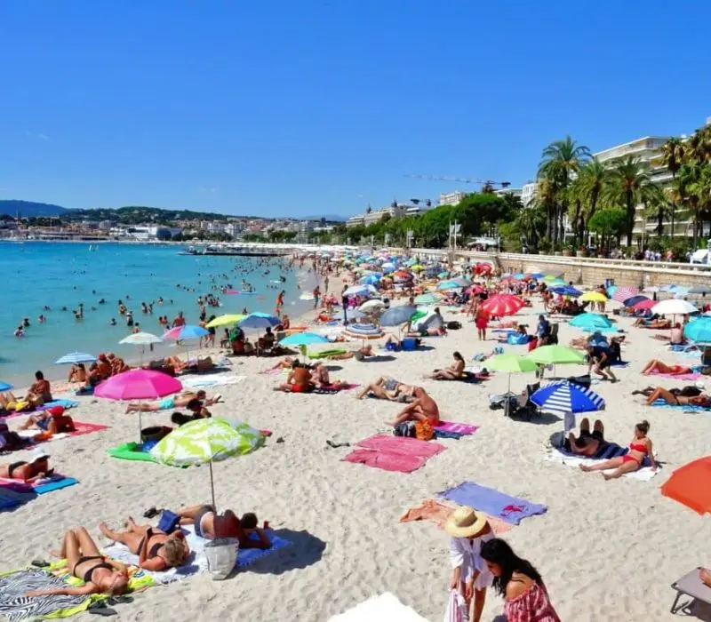 Kh&aacute;m ph&aacute; Cannes: Vi&ecirc;n ngọc s&aacute;ng của Địa Trung Hải 10