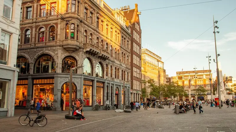 Kh&aacute;m ph&aacute; Dam Square, quảng trường nổi tiếng bậc nhất H&agrave; Lan 2