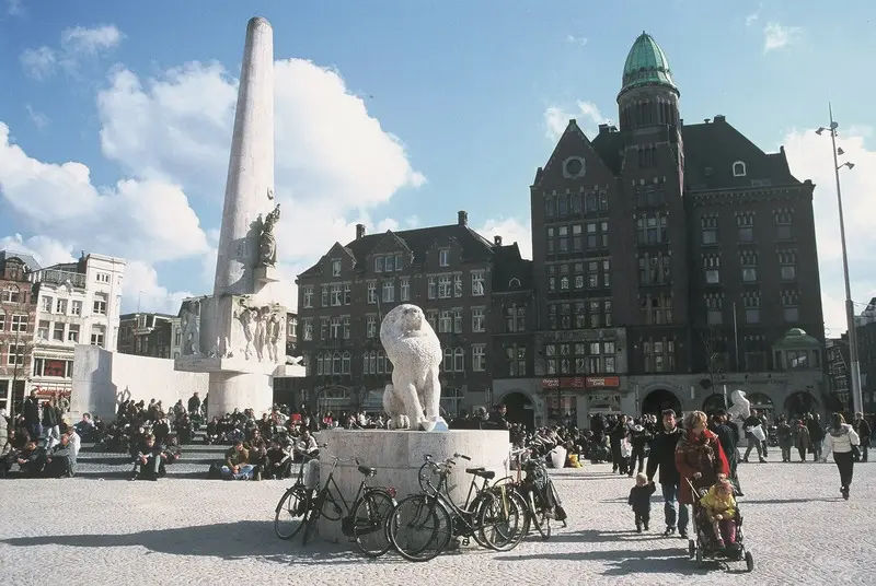 Kh&aacute;m ph&aacute; Dam Square, quảng trường nổi tiếng bậc nhất H&agrave; Lan 6