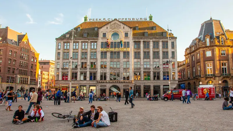 Kh&aacute;m ph&aacute; Dam Square, quảng trường nổi tiếng bậc nhất H&agrave; Lan 7