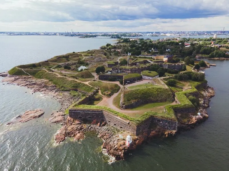 Kh&aacute;m ph&aacute; ph&aacute;o đ&agrave;i Suomenlinna: Di sản giữa l&ograve;ng biển Baltic 4