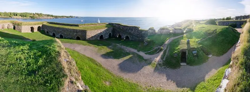 Kh&aacute;m ph&aacute; ph&aacute;o đ&agrave;i Suomenlinna: Di sản giữa l&ograve;ng biển Baltic 3