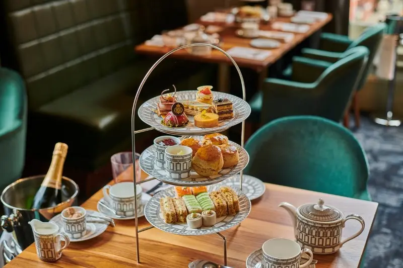 Kh&aacute;m ph&aacute; Royal Albert Hall với kiến tr&uacute;c ấn tượng tại London 7