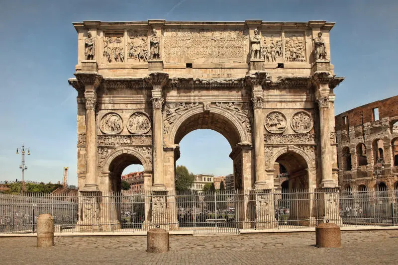 Kiệt t&aacute;c Đấu trường La M&atilde; Colosseum trường tồn với thời gian 11