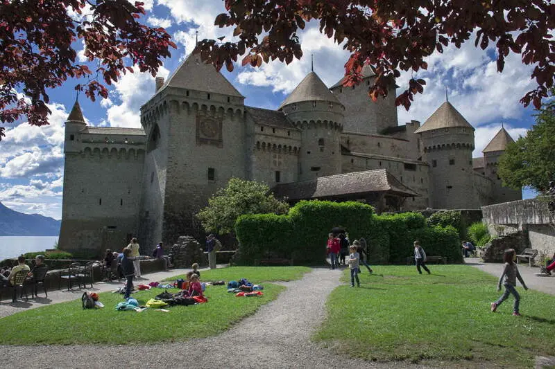 L&acirc;u đ&agrave;i Chillon cổ t&iacute;ch, b&aacute;u vật lịch sử của Thụy Sĩ 5