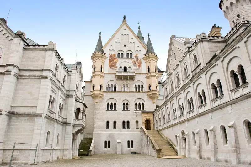 L&acirc;u đ&agrave;i Neuschwanstein: Xứ sở cổ t&iacute;ch x&acirc;y bởi vị &ldquo;Vua Đi&ecirc;n&rdquo; 6