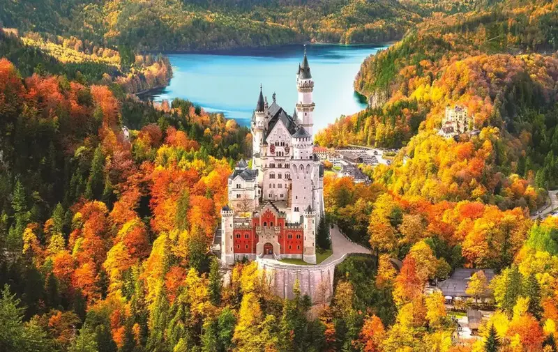 L&acirc;u đ&agrave;i Neuschwanstein: Xứ sở cổ t&iacute;ch x&acirc;y bởi vị &ldquo;Vua Đi&ecirc;n&rdquo; 10