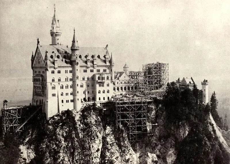 L&acirc;u đ&agrave;i Neuschwanstein: Xứ sở cổ t&iacute;ch x&acirc;y bởi vị &ldquo;Vua Đi&ecirc;n&rdquo; 4