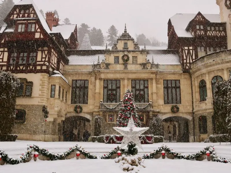 L&acirc;u đ&agrave;i Peles, biểu tượng về vẻ đẹp của xứ Romania 3