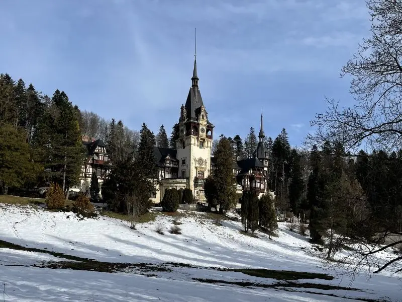 L&acirc;u đ&agrave;i Peles, biểu tượng về vẻ đẹp của xứ Romania 5