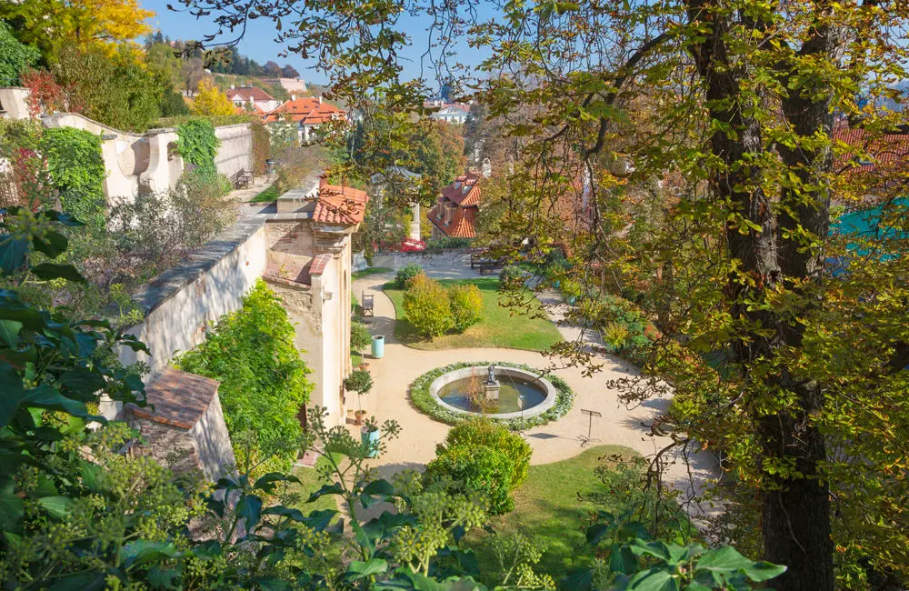 L&acirc;u đ&agrave;i Praha, điểm s&aacute;ng kiến tr&uacute;c lẫy lừng Cộng h&ograve;a S&eacute;c 8