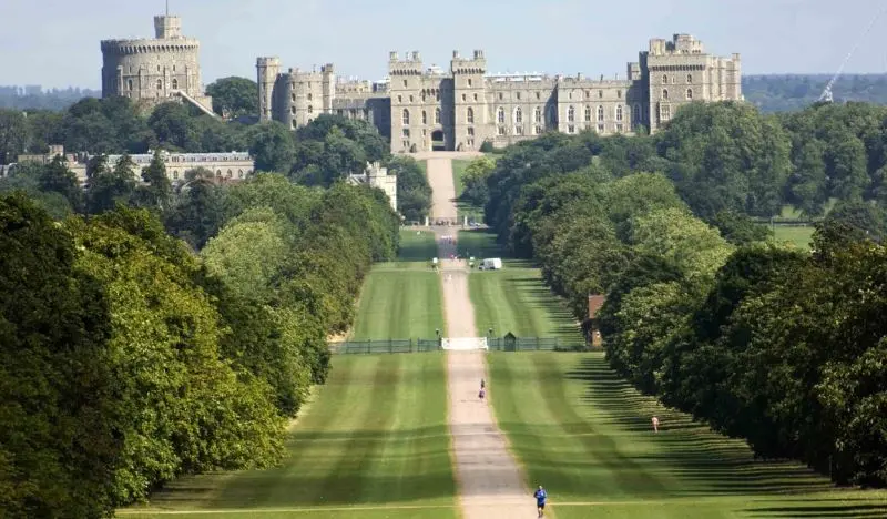 L&acirc;u đ&agrave;i Windsor, c&ocirc;ng tr&igrave;nh biểu tượng Ho&agrave;ng gia Anh 9