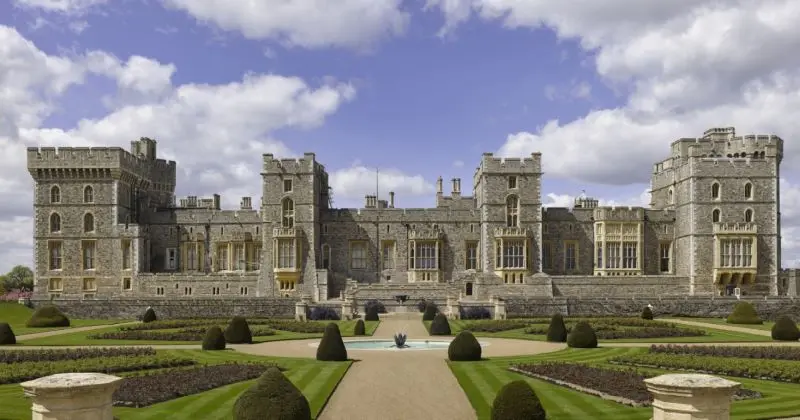 L&acirc;u đ&agrave;i Windsor, c&ocirc;ng tr&igrave;nh biểu tượng Ho&agrave;ng gia Anh 2