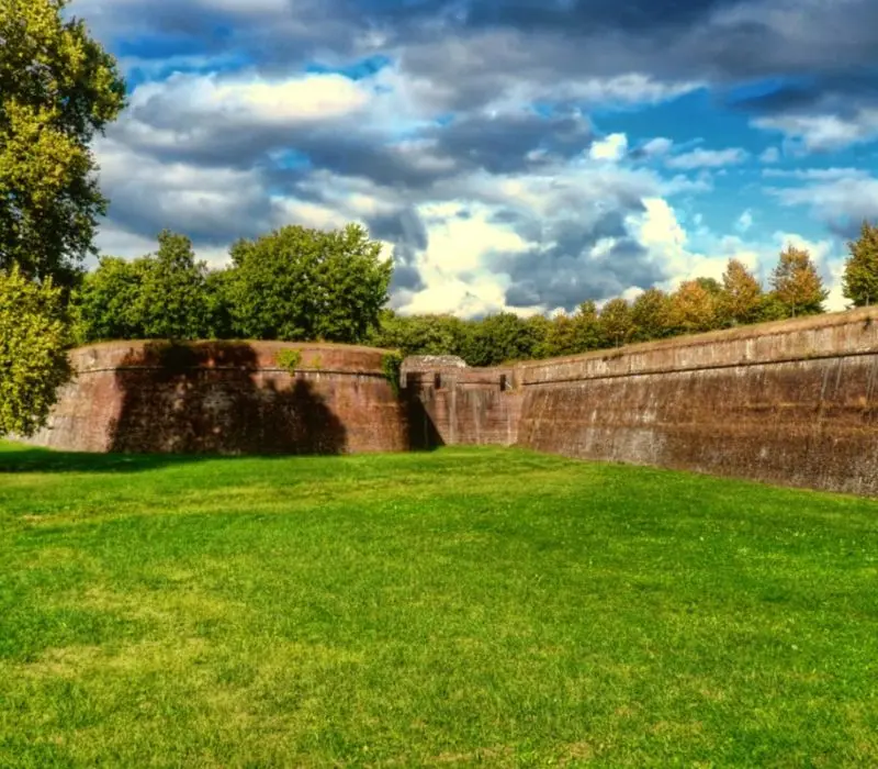Lucca: Vi&ecirc;n ngọc qu&yacute; ẩn m&igrave;nh tại Tuscany 4